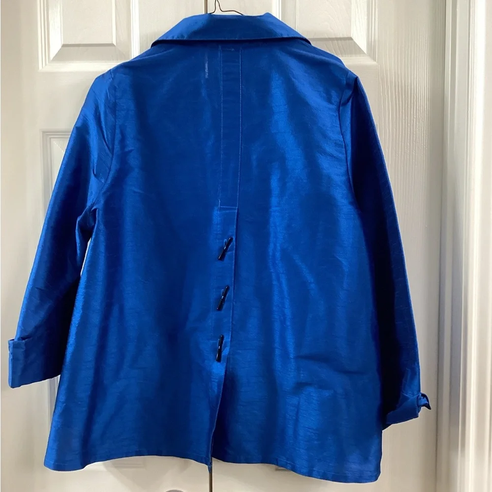 Elegant Blue Women's Blouse - Picture 3 of 3